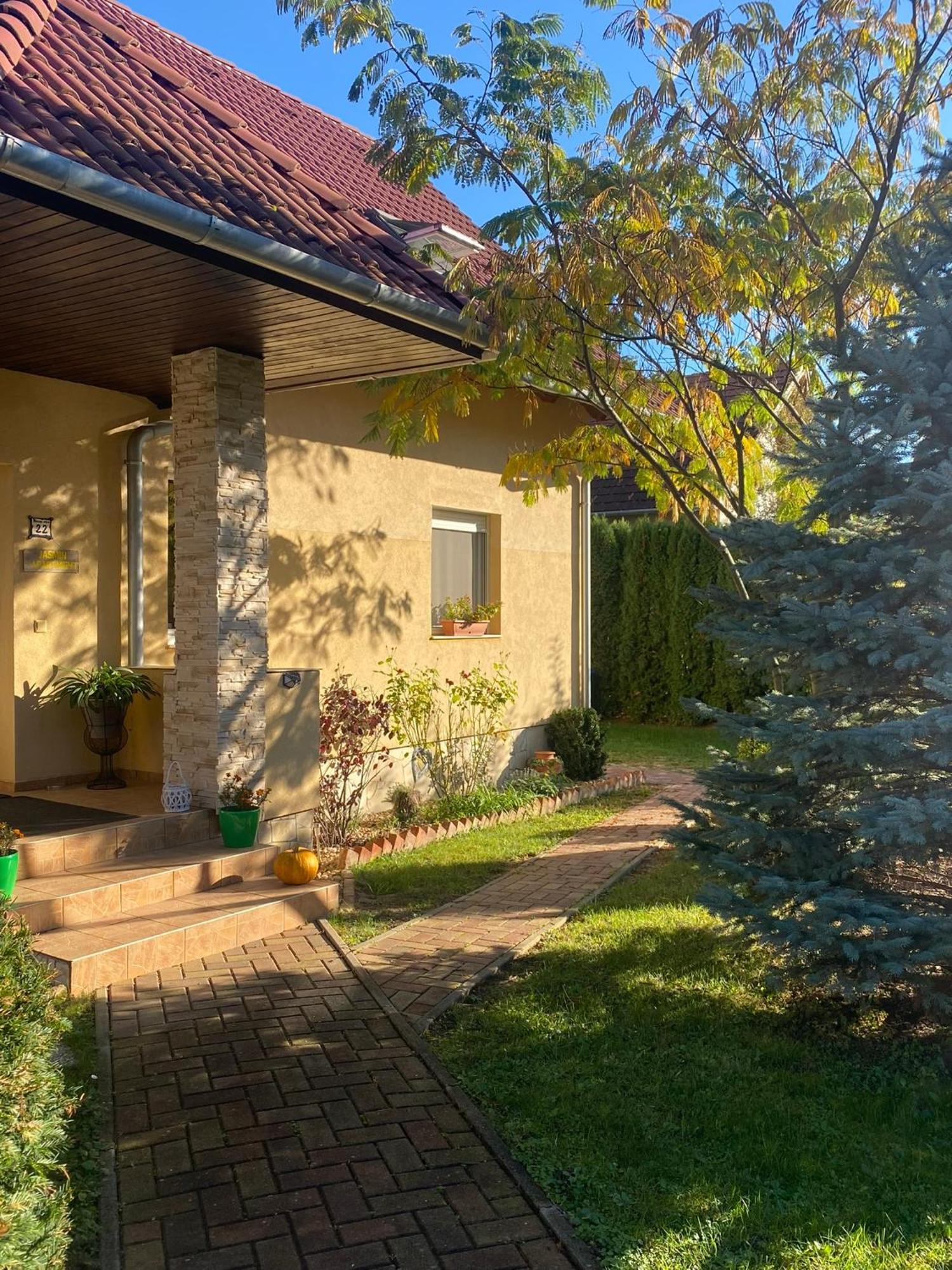Jasmin Apartment House Vonyarcvashegy Exteriör bild